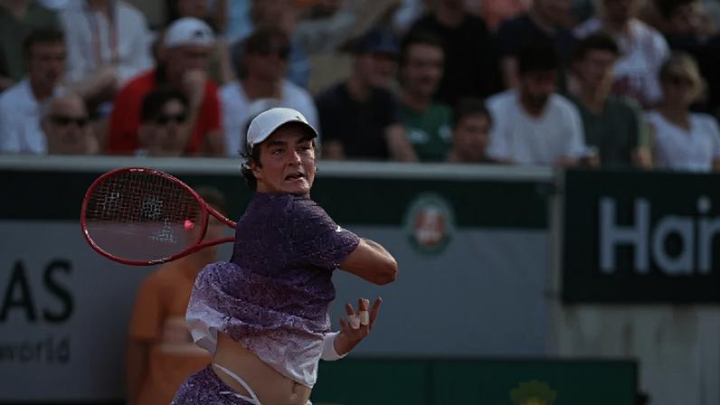 João Fonseca na vitória na estreia em Roland Garros (Reprodução)