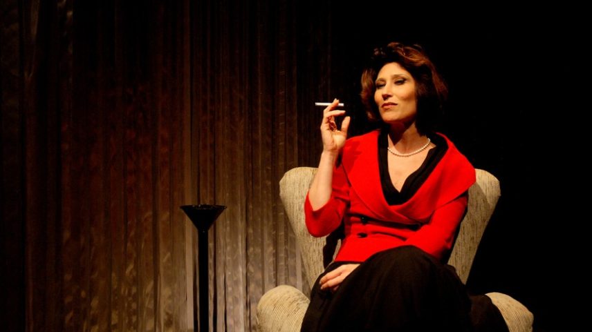 Beth Goulart volta a São Paulo com espetáculo Simplesmente Eu, Clarice Lispector