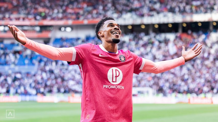 Emersonn comemora gol pelo Toulouse — Foto: Divulgação