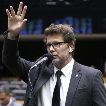 Mário Frias responde Dino em rede social e promete esclarecer viagem ao exterior