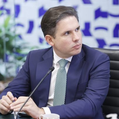 Motta anuncia fim da escala 6×1 após um ano e sela acordo com Lula