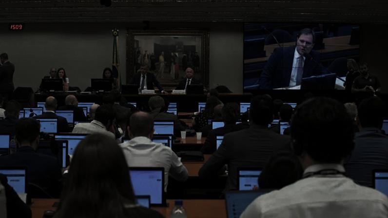 Maioridade penal para 16 anos é adiada na CCJ da Câmara