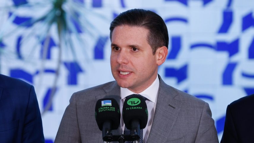 Motta defende redução da jornada e Congresso deve definir corte neste mês