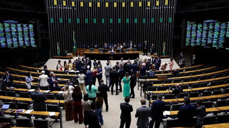 Congresso derruba veto de Lula e flexibiliza repasses a municípios