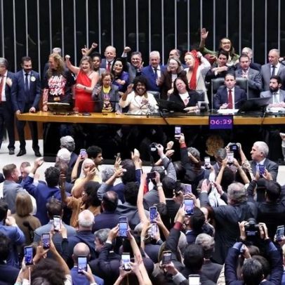 Câmara aprova texto-base da PEC do fim da escala 6×1