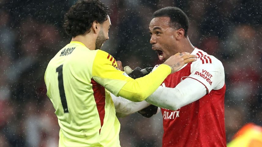 Rooney critica festa do Arsenal pela final da Champions e provoca ídolo
