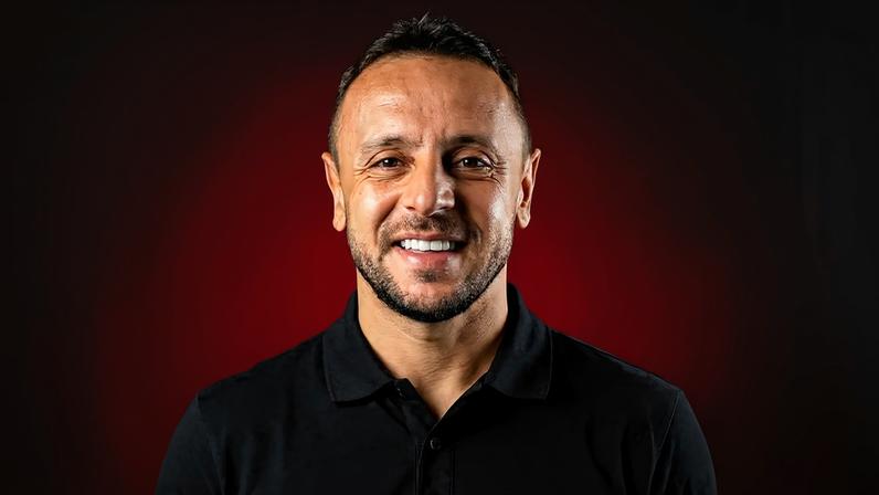 Rafinha foi anunciado pelo São Paulo (Foto: Divulgação)