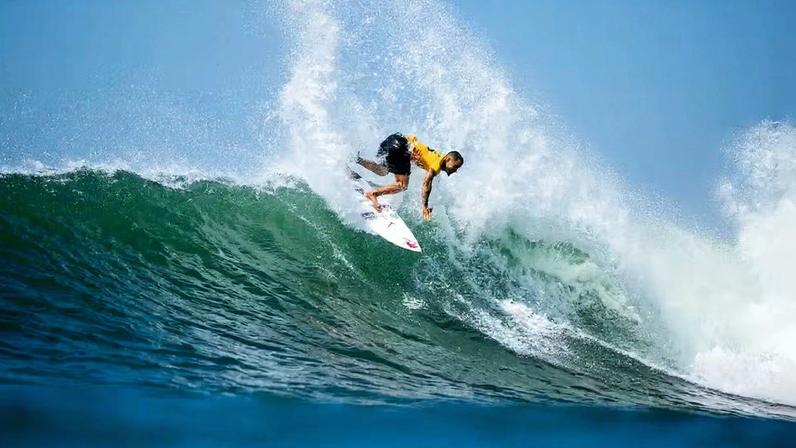 Italo Ferreira surfe WSL el salvador — Foto: Aaron Hughes/World Surf League