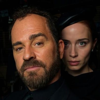 Papel irreconhecível de Justin Theroux em Diabo Veste Prada 2 intriga fãs