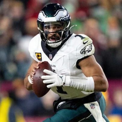 Sean Mannion afirma que Jalen Hurts pode fazer tudo o que pedirmos
