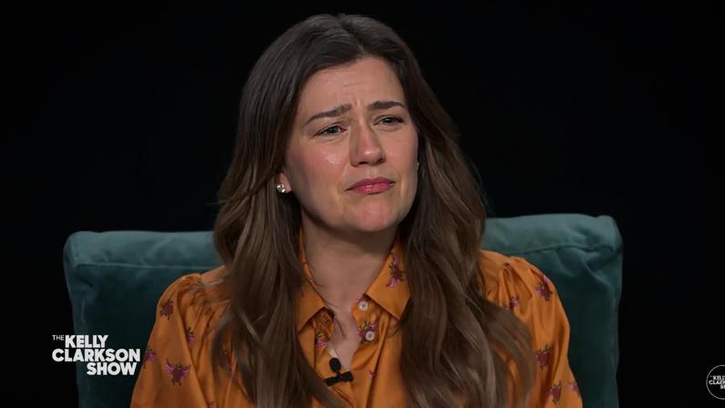 Kelly Clarkson cried while discussing the end of her talk show on Wednesday’s episode of “The Kelly Clarkson Show.”