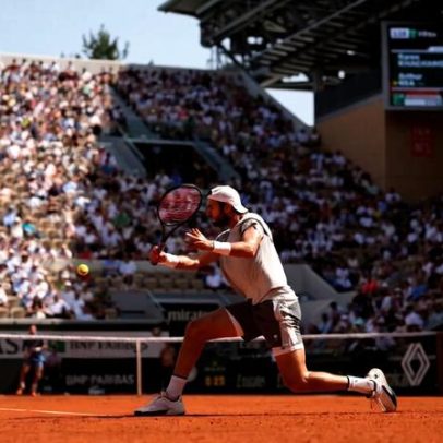 Rublev e Khachanov eliminam argentinos; Tirante vence Davidovich