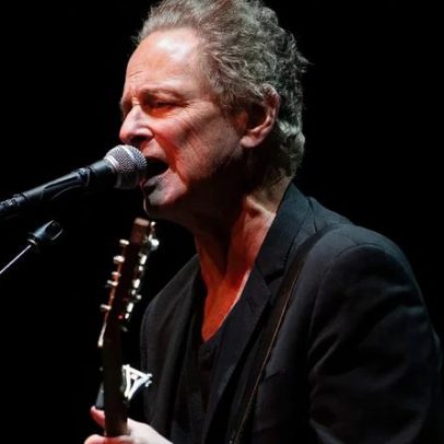 Suposto perseguidor de Lindsey Buckingham comparece ao tribunal após declarar-se inocente