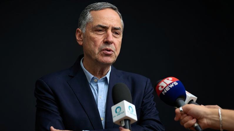 Barroso defende STF em meio a suspeitas envolvendo ministros e Master