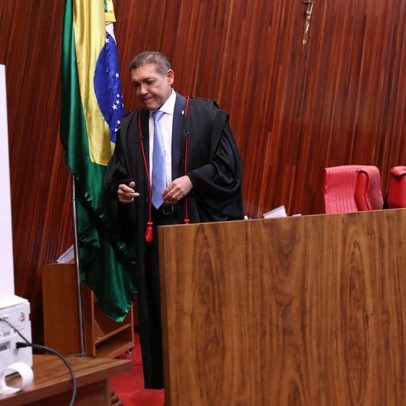 Nunes Marques toma posse como presidente do TSE; Mendonça assume vice