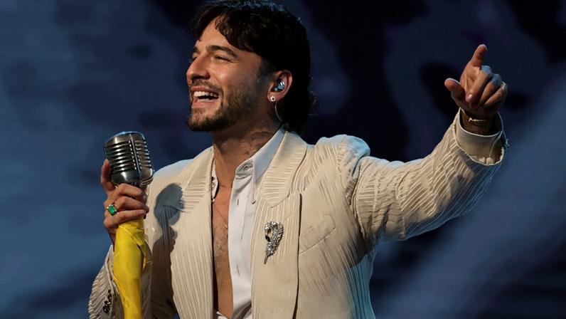 Maluma performs at the 2026 American Music Awards.
