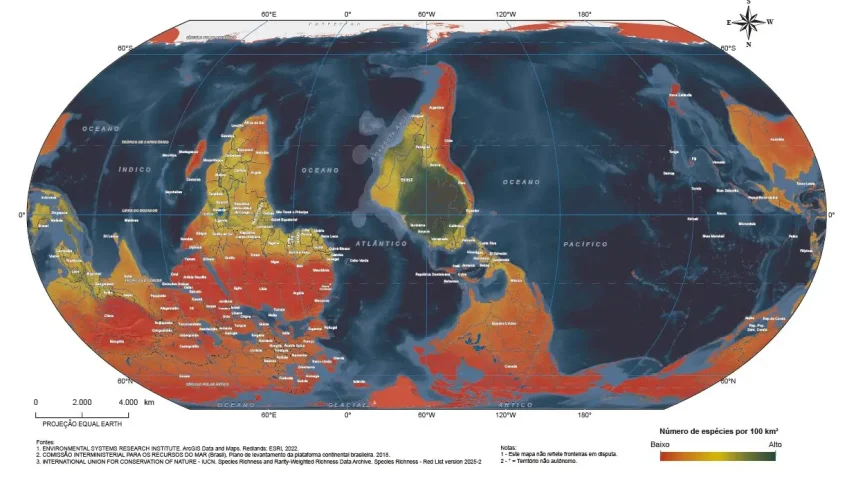 IBGE lança novo mapa-múndi invertido com Brasil no centro