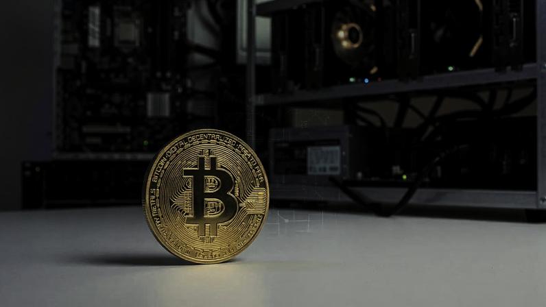 Venda de US$1,5 bi em Bitcoin pela MARA evidencia tesouraria corporativa