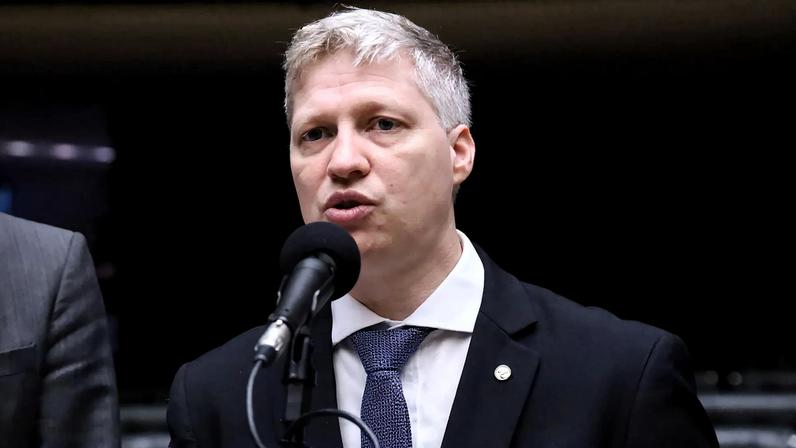 Marcel van Hattem recorre à CCJ contra suspensão do mandato