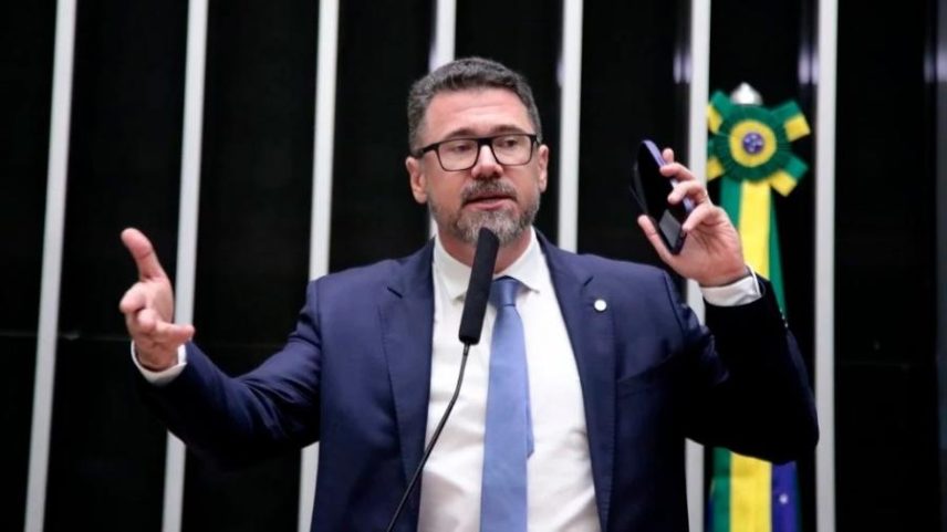 Conselho de Ética da Câmara aprova suspensão de deputados por motim