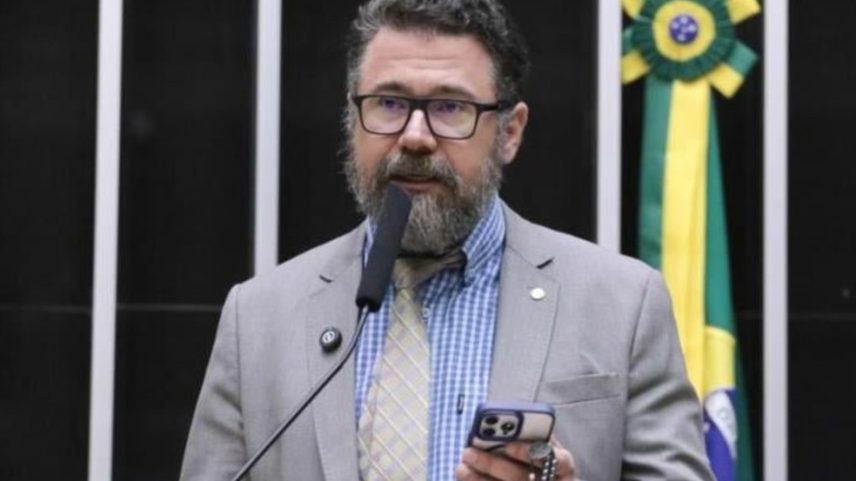 Conselho de Ética aprova relatório de suspensão de deputado que ocupou a Mesa