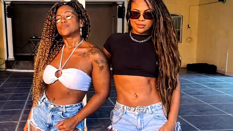 Mãe de Marvvila impressiona pela boa forma e jovialidade