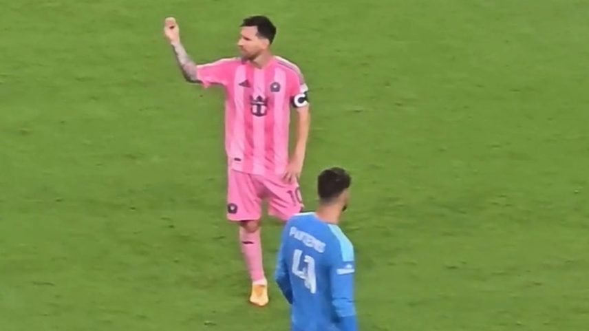 Messi faz gesto para torcida durante protesto em vitória do Inter Miami