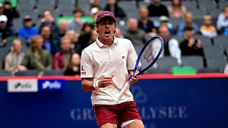 De Minaur vence Darderi e enfrenta Paul na semifinal de Hamburgo