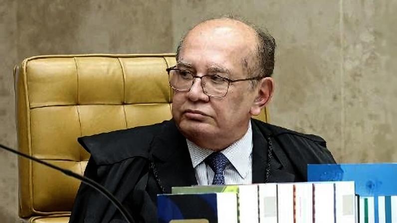 Ministro Gilmar Mendes durante sessão no plenário do STF