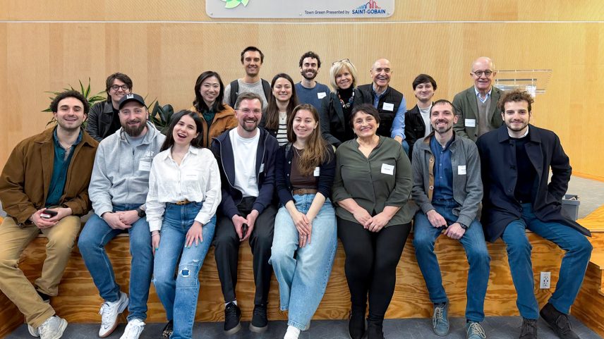 MIT practicum conecta alunos a líderes de cidades ucranianas em desenvolvimento econômico