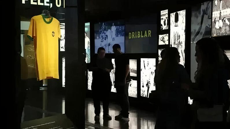 Museu do Futebol inaugura exposição sobre camisas da Seleção Brasileira