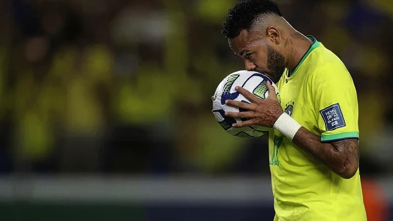Jogadores pressionaram Ancelotti a convocar Neymar, diz jornal
