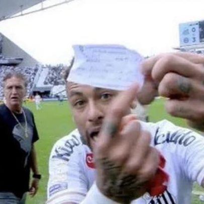 Erro de árbitro leva Neymar a ser substituído por engano em Santos x Coritiba