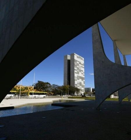 O Congresso Nacional visto a partir do Palácio do Planalto.