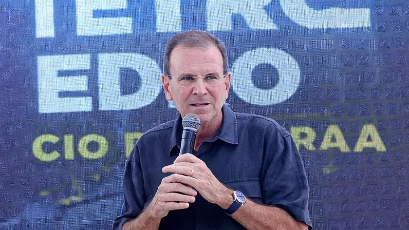 Paes afirma que quinto escalão da máfia assumiu o governo do Rio