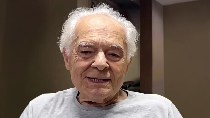 Othon Bastos faz 93 e recebe quase 2 mil ligações de parabéns
