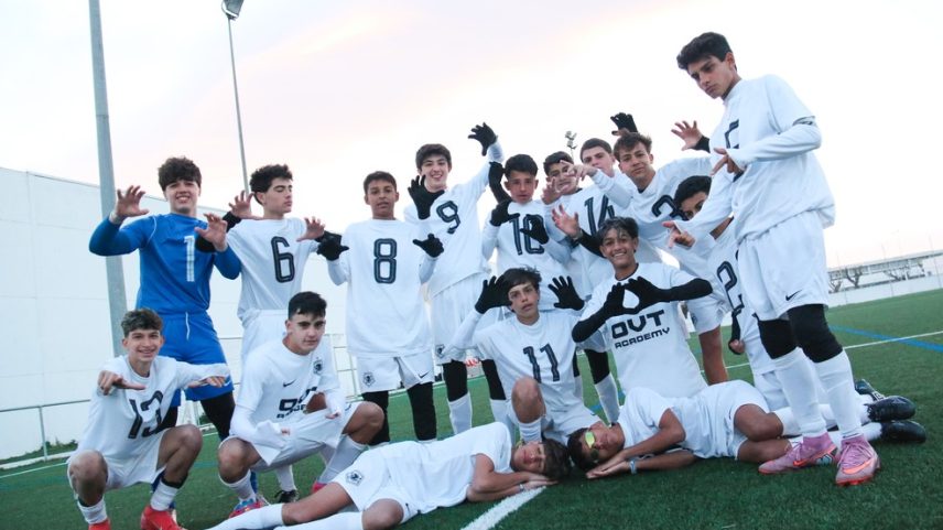 Time sub-15 brasileiro vence Liverpool na Espanha: história de Dia eterno
