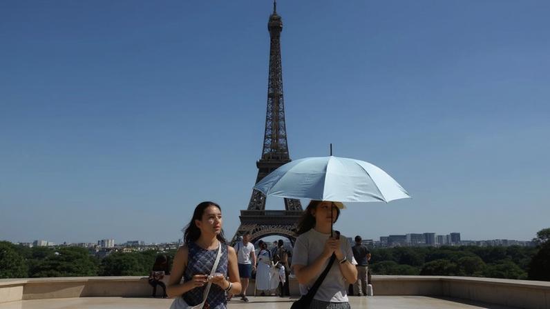 Paris 'punishingly hot' as Western Europe hit by heatwave