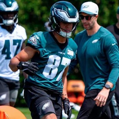 Eagles assinam tight end Eli Stowers, escolhido na segunda rodada