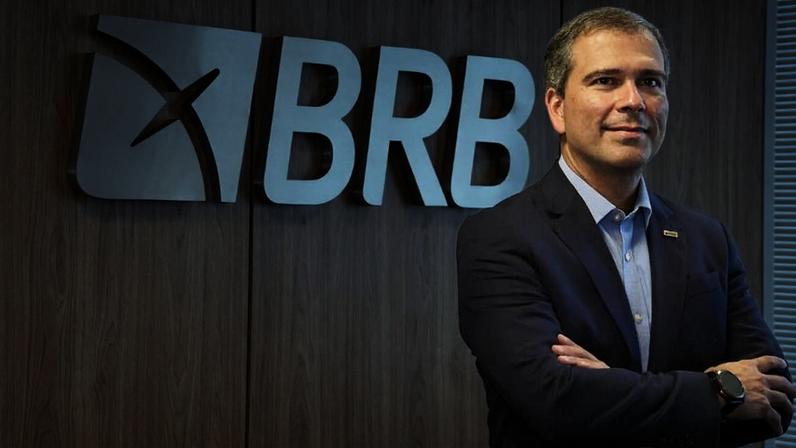Advogado deixa defesa de ex-presidente do BRB; delação é negociada