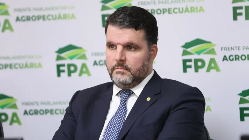 Lula não atende ao agronegócio e aumenta tensão com produtores, diz deputado