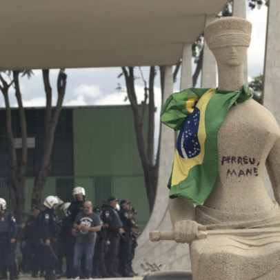 Após promulgação da dosimetria, Débora do batom volta a pedir redução de pena