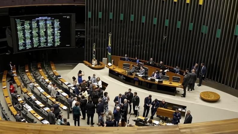 Câmara aprova projeto sobre sigilo de informações de gastos e envia ao Senado