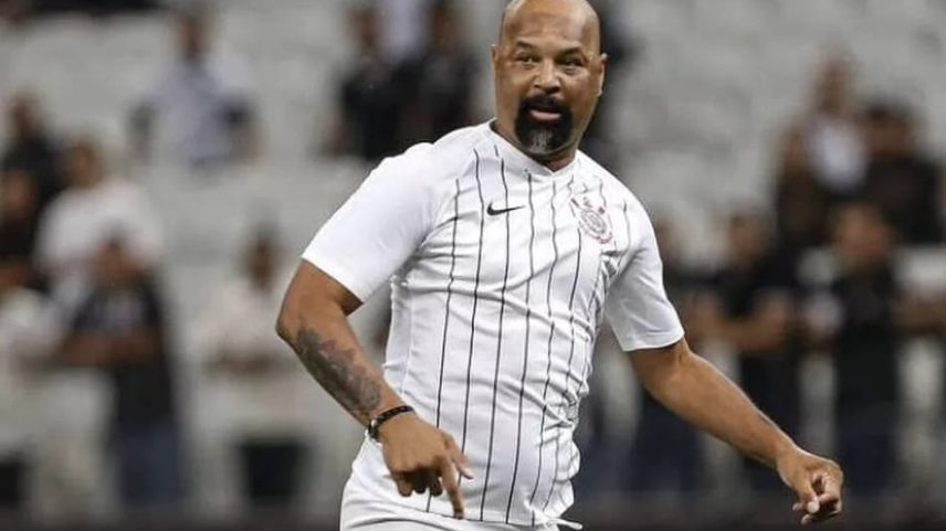 Onde anda Dinei, ex-atacante do Corinthians?