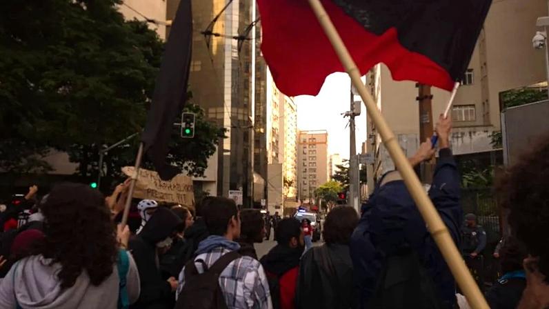 PM dispersa ato de estudantes da USP, Unesp e Unicamp com violência