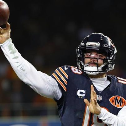 Bears: JT Barrett pede que Caleb Williams faça menos e leia a defesa