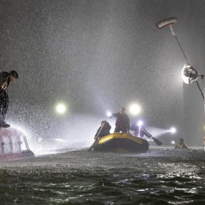 Enchente na Paulista: lago artificial e chuva cenográfica em Quem Ama Cuida