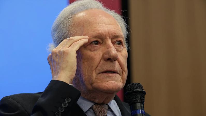 Ex-ministro diz que o país pode enfrentar isolamento internacional após decisão dos EUA; governo teme reflexos sobre o sistema financeiro. (Foto: Fabio Rodrigues-Pozzebom/ Agência Brasil)