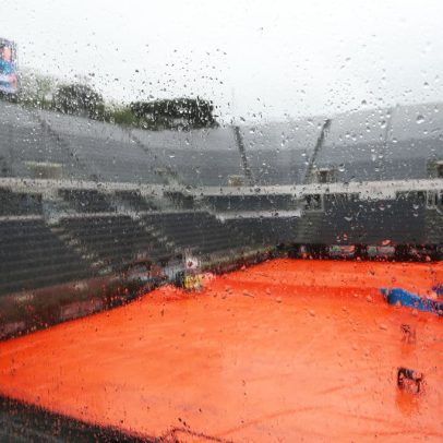 Chuva interrompe seis partidas em Roma e atrapalha rodada