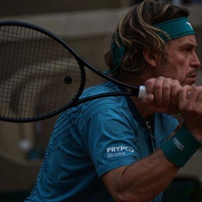Rublev vence dois tiebreaks e repete as oitavas em Roland Garros